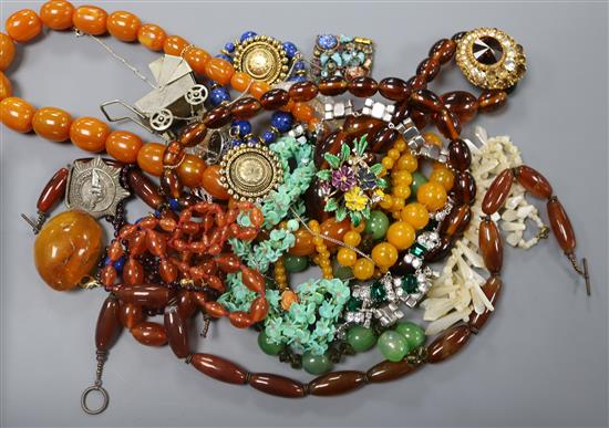 A group of assorted costume jewellery.